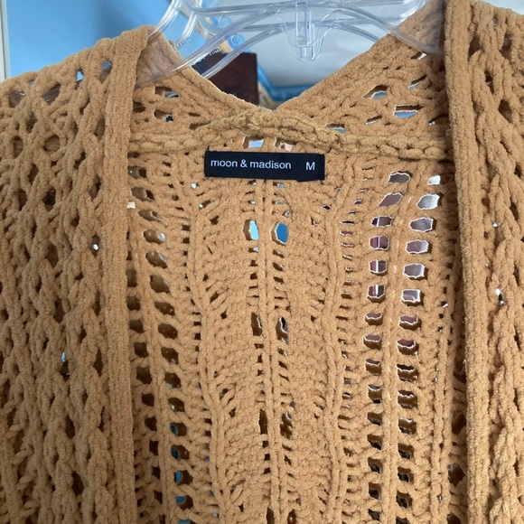 Long mustard color cardigan. Excellent condition - Picture 2 of 3